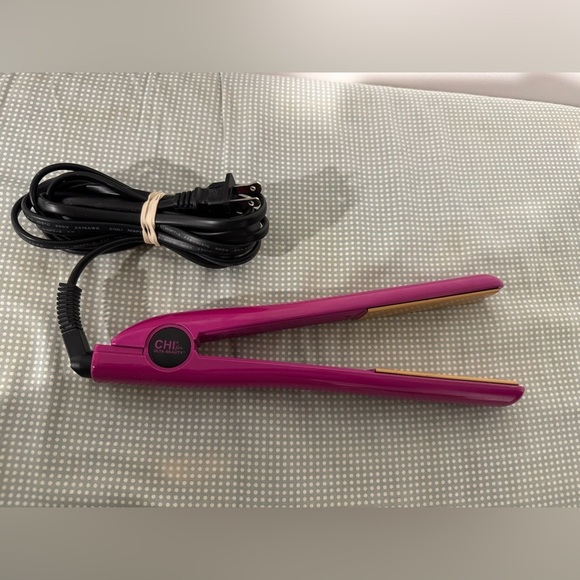 CHI for Ulta Beauty Pink 1" Ceramic Flat Iron Hair Straightener - Picture 2 of 8